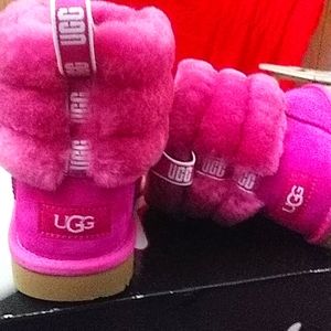Size 2 in girls UGG boots pink